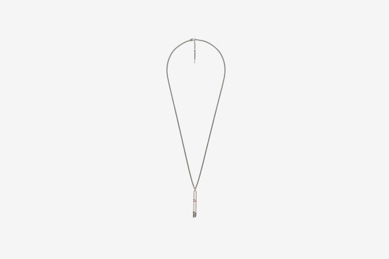 Dior 推出香煙造型項鍊