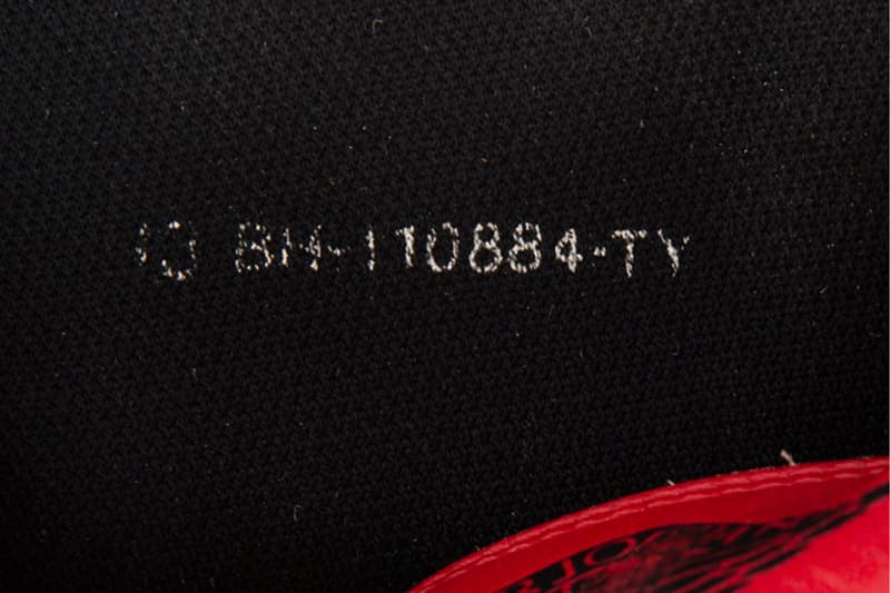 無價逸品 − Michael Jordan 1985 年實著 Air Jordan 1「Black Toe」展開拍賣