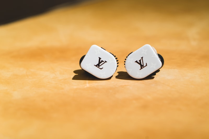 近賞 Louis Vuitton 最新 Horizon 智能腕錶及耳機