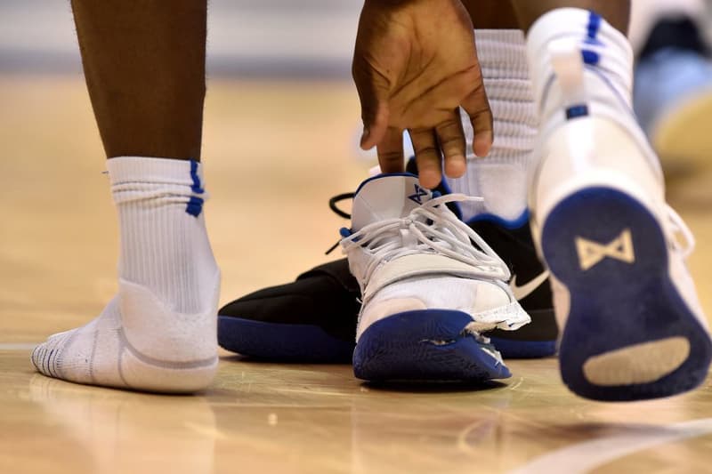 腳力萬鈞-Zion Williamson 開賽數十秒即踏破新鞋、膝蓋受傷