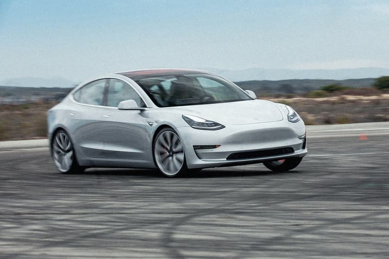 çã»å¹³æ° Tesla ï¼$35,000 ç¾åå¥éç Model 3 æ­£å¼éå®