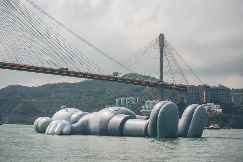 COMPANION 游向維港-「KAWS:HOLIDAY」香港站幕後圖片釋出