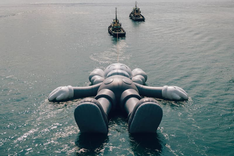 COMPANION 游向維港-「KAWS:HOLIDAY」香港站幕後圖片釋出