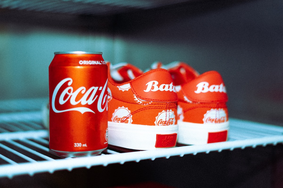 經典聯乘－Bata Heritage x Coca-Cola 鞋款率先近賞