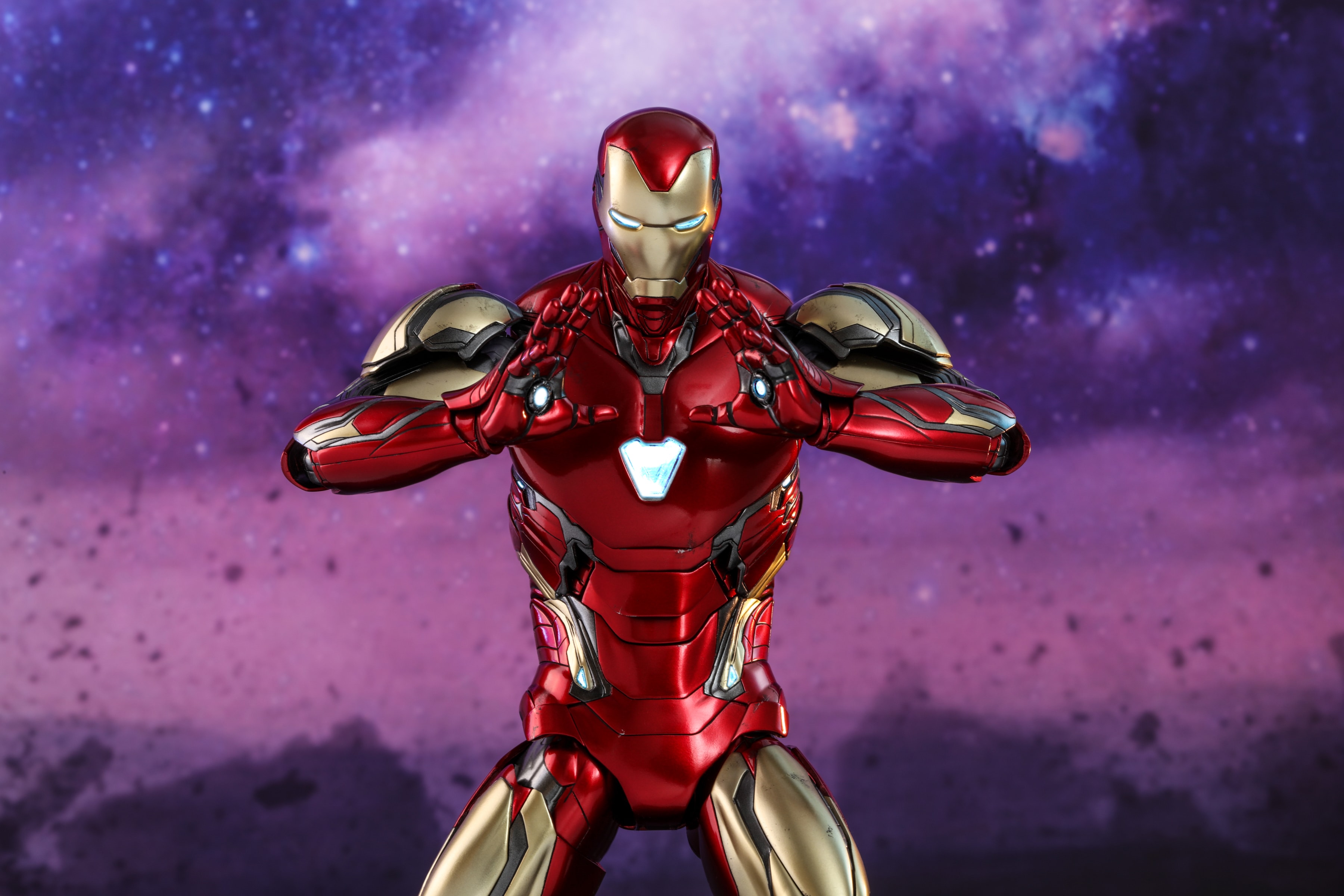 Hot Toys 全新 Iron Man Mark LXXXV 及 Thanos 珍藏人偶已接受預訂