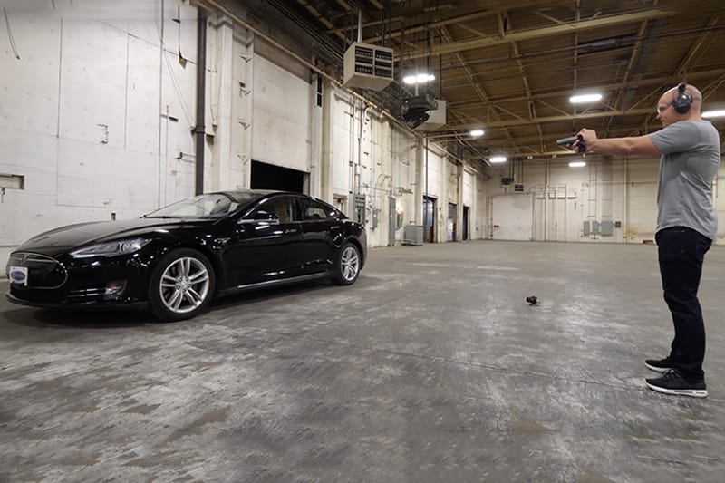 網民實測以 9mm 手槍射擊 Tesla Model S
