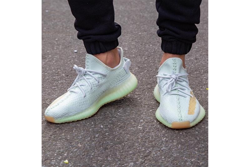 YEEZY BOOST 350 V2「Hyperspace」全新上腳圖輯預覽