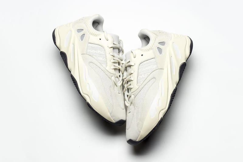 率先近賞 YEEZY BOOST 700 全新配色「Analog」細節一覽