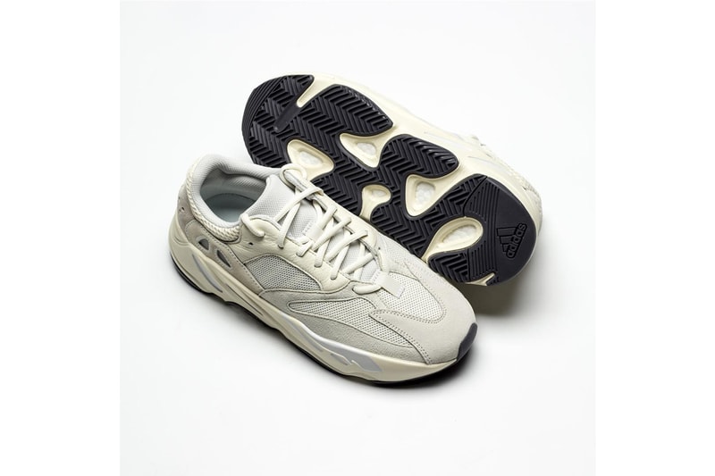率先近賞 YEEZY BOOST 700 全新配色「Analog」細節一覽