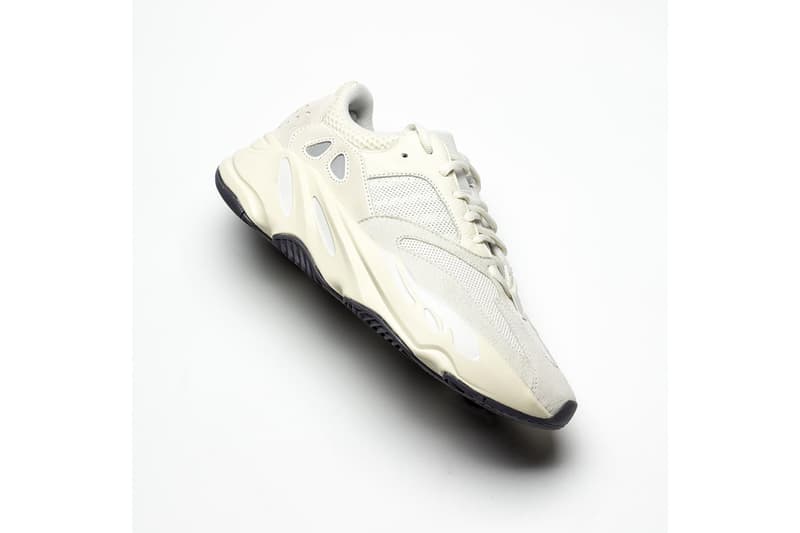 率先近賞 YEEZY BOOST 700 全新配色「Analog」細節一覽