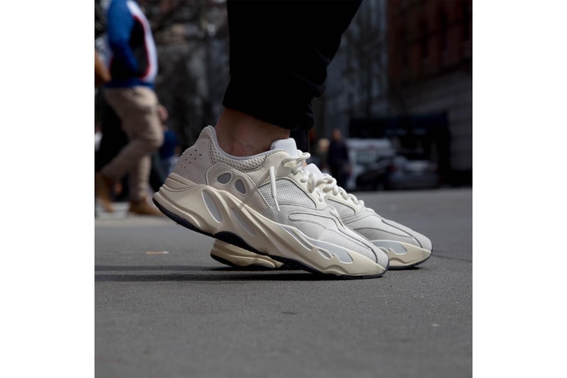 YEEZY BOOST 700 全新配色「Analog」最新上腳圖輯預覽