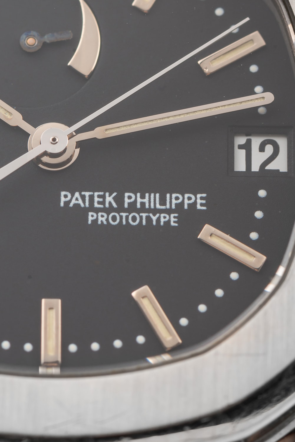 Patek Philippe Aquanaut 5060 原型版本以約 40 萬美金價格拍出