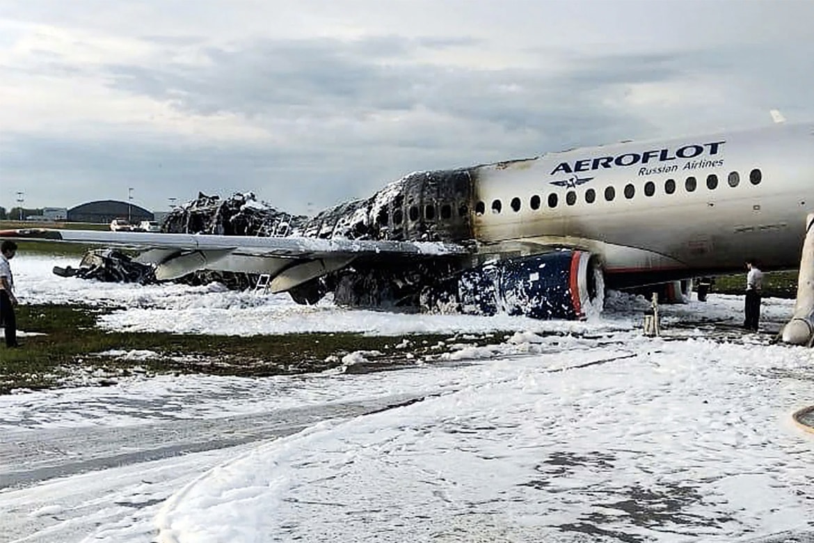 重大空難 − 俄羅斯航空客機引擎爆炸釀 41 人喪生