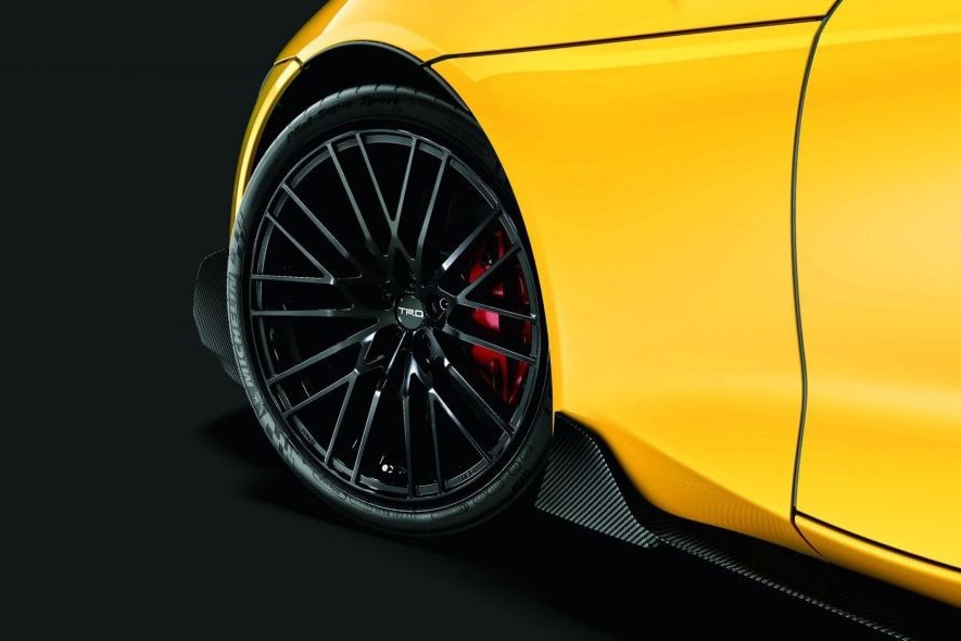 碳纖維加持！Toyota 公開全新經典跑車 2020 Toyota Supra 製作組件