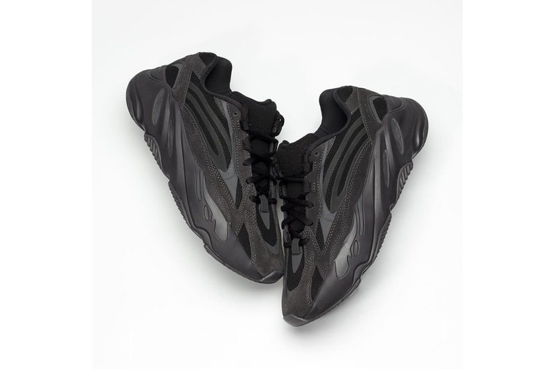  搶先預覽 YEEZY BOOST 700 V2 全新配色「Vanta」