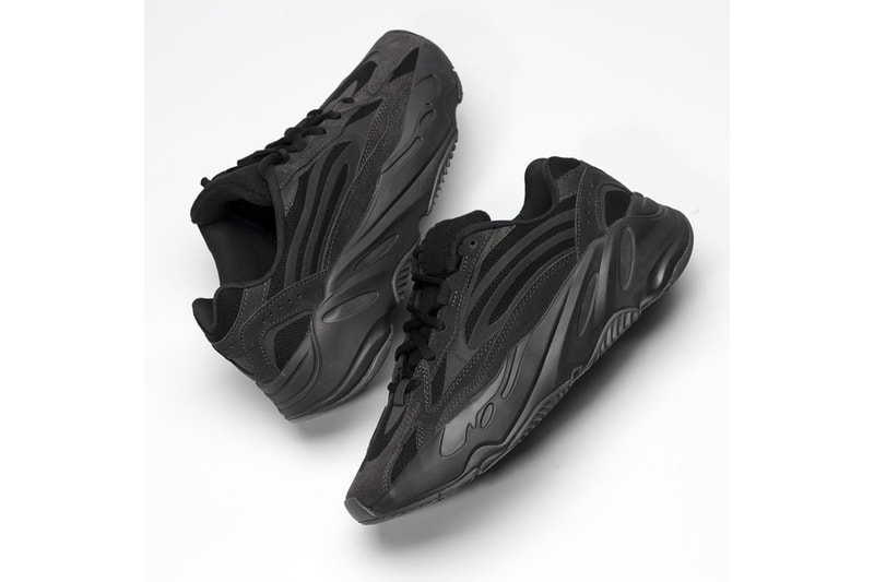  搶先預覽 YEEZY BOOST 700 V2 全新配色「Vanta」