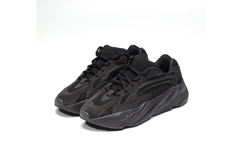  搶先預覽 YEEZY BOOST 700 V2 全新配色「Vanta」