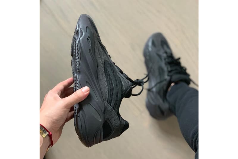 YEEZY BOOST 700 V2 人氣黑魂「Vanta」配色實鞋曝光