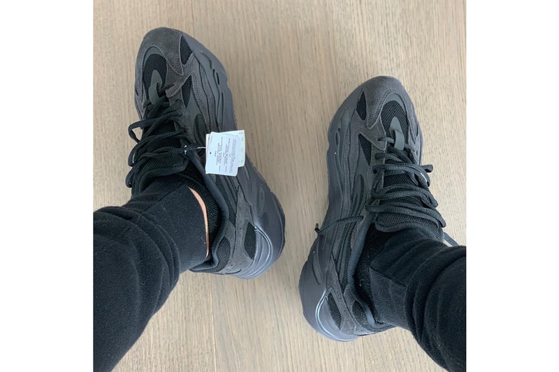 YEEZY BOOST 700 V2 人氣黑魂「Vanta」配色實鞋曝光