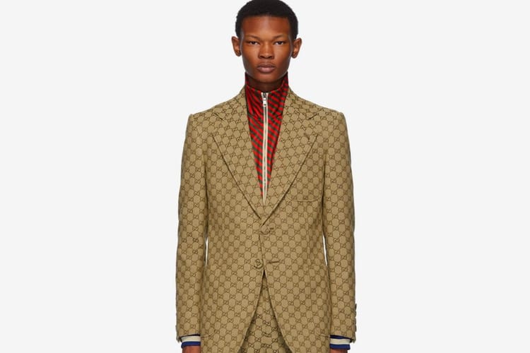 Gucci 推出 GG Logo 印花西服套裝和棒球帽