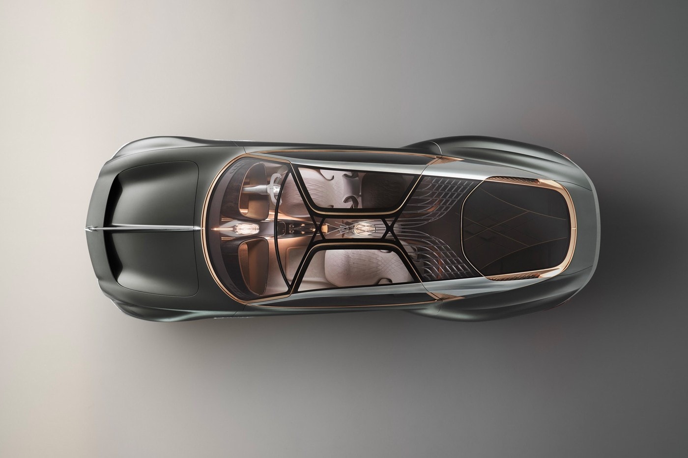 Bentley 推出 1,340 匹馬力 EXP 100 GT 純電概念車型