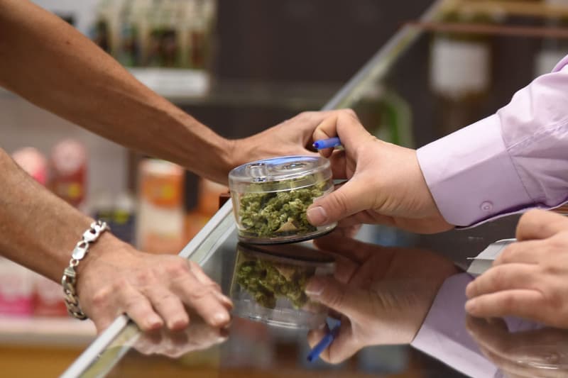 國會議員預測-英國未來五到十年內將使大麻合法化