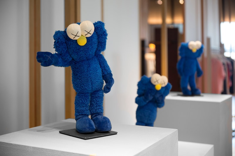 再次登台！KAWS BFF SCULPTURE 全新雕塑展即將登陸台中
