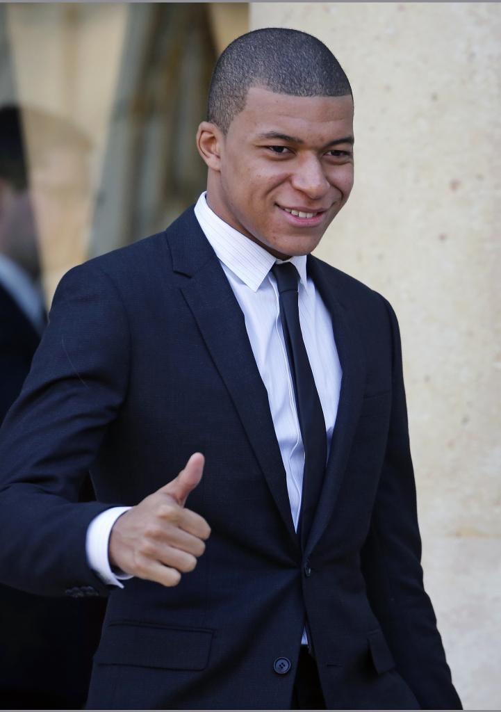 一覽法國足球新星 Kylian Mbappé 之 Dior 個人專屬衣櫃