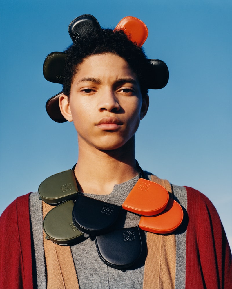 LOEWE 攜手 Tyler Mitchell 拍攝 2019 秋冬系列全新 Lookbook 