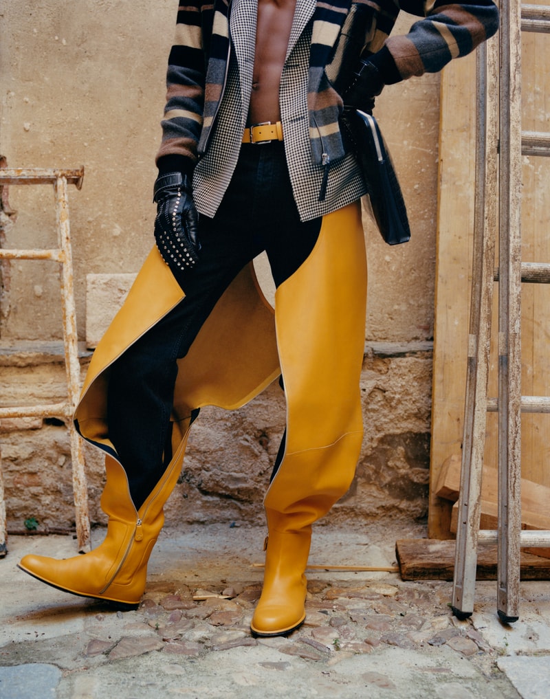 LOEWE 攜手 Tyler Mitchell 拍攝 2019 秋冬系列全新 Lookbook 