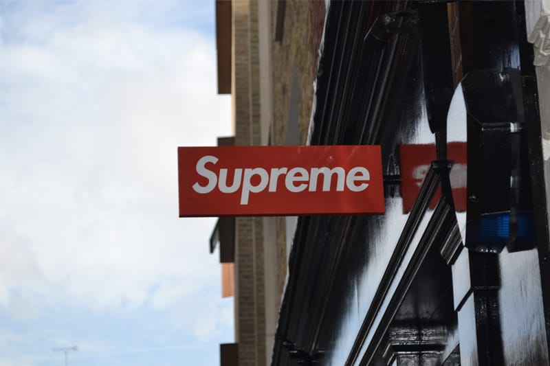 Supreme 倫敦專門店「失竊招牌」疑似出現於 eBay 拍賣！？