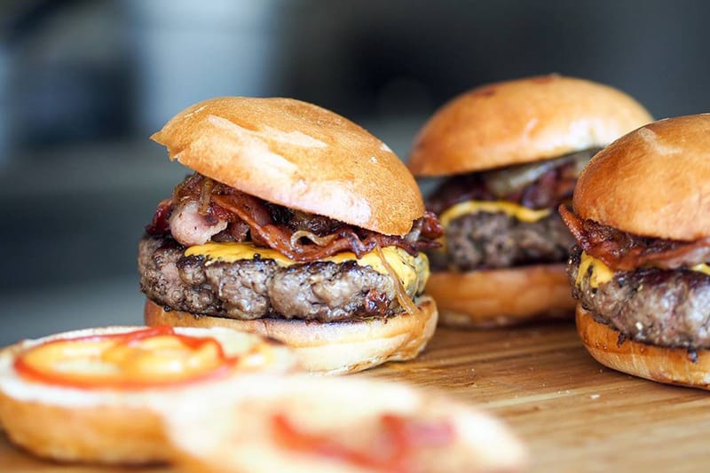 In-N-Out Burger 奪下首位！「最受歡迎連鎖漢堡店」排名出爐