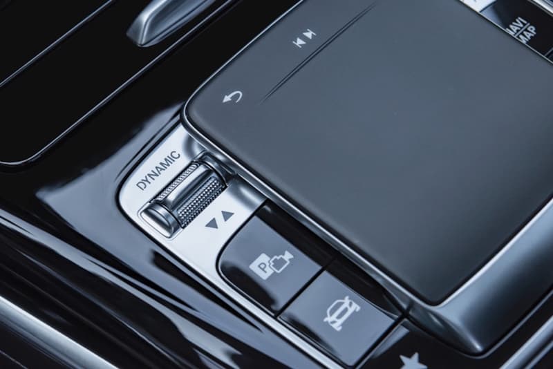 暗黑鋼砲 − Brabus 打造 Mercedes-AMG A35 4MATIC 全新改裝車型