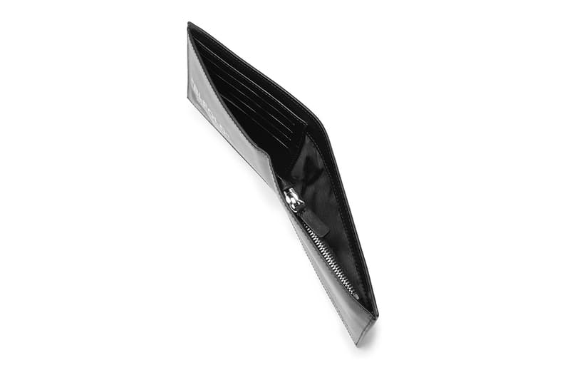 Off-White™ 推出全新皮革銀紙錢包