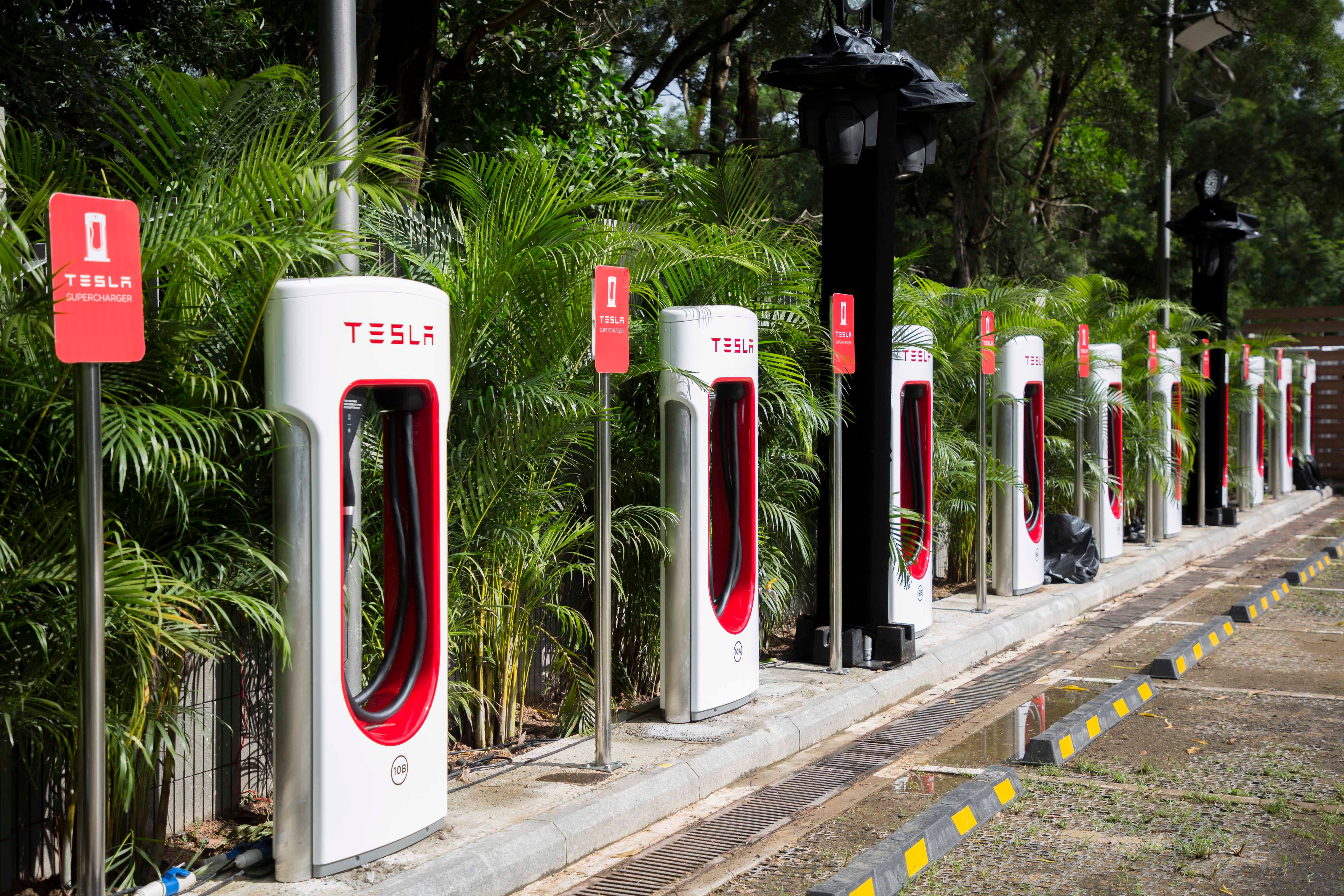 Tesla 在香港開設全亞太區最大的 Supercharging 超級充電站