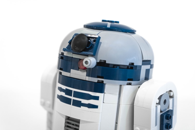 智能操控－近賞 LEGO Star Wars BOOST Droid Commander 系列 R2-D2 積木模型