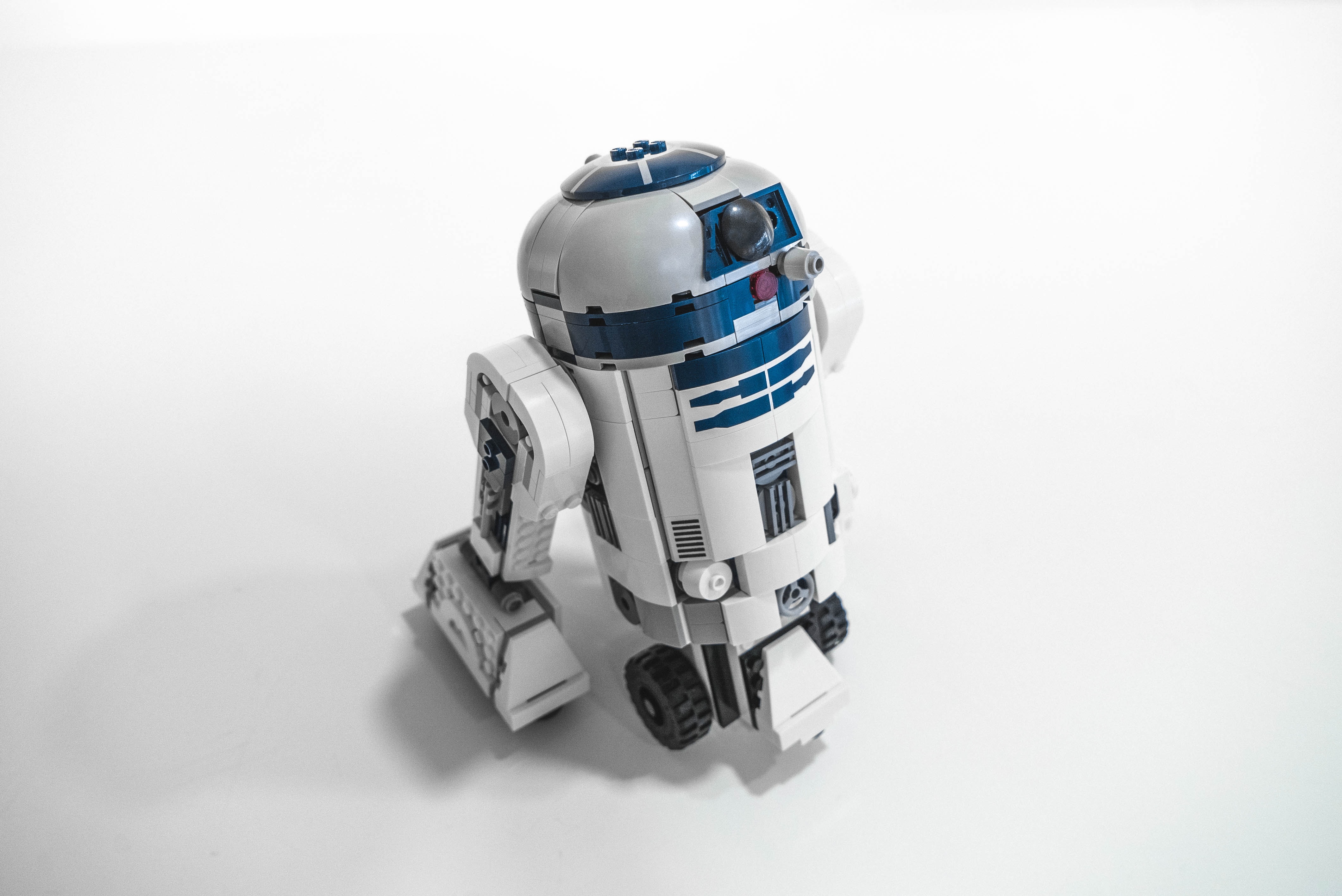 智能操控－近賞 LEGO Star Wars BOOST Droid Commander 系列 R2-D2 積木模型