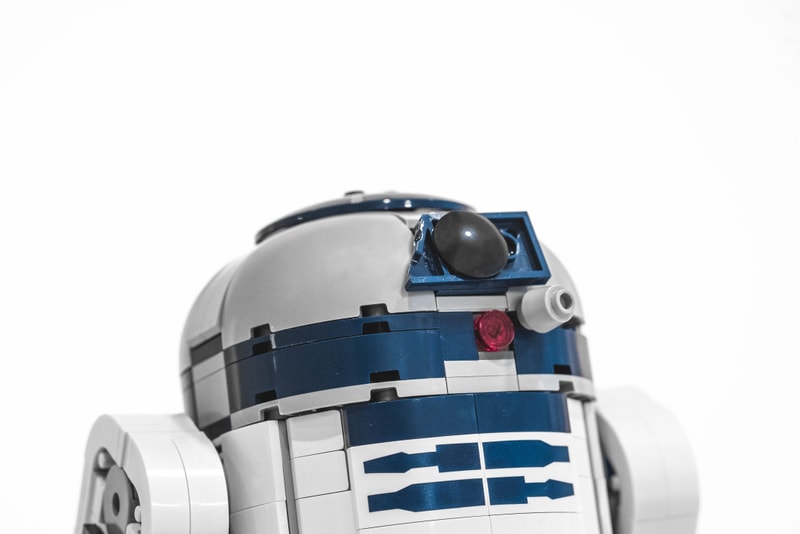 智能操控－近賞 LEGO Star Wars BOOST Droid Commander 系列 R2-D2 積木模型