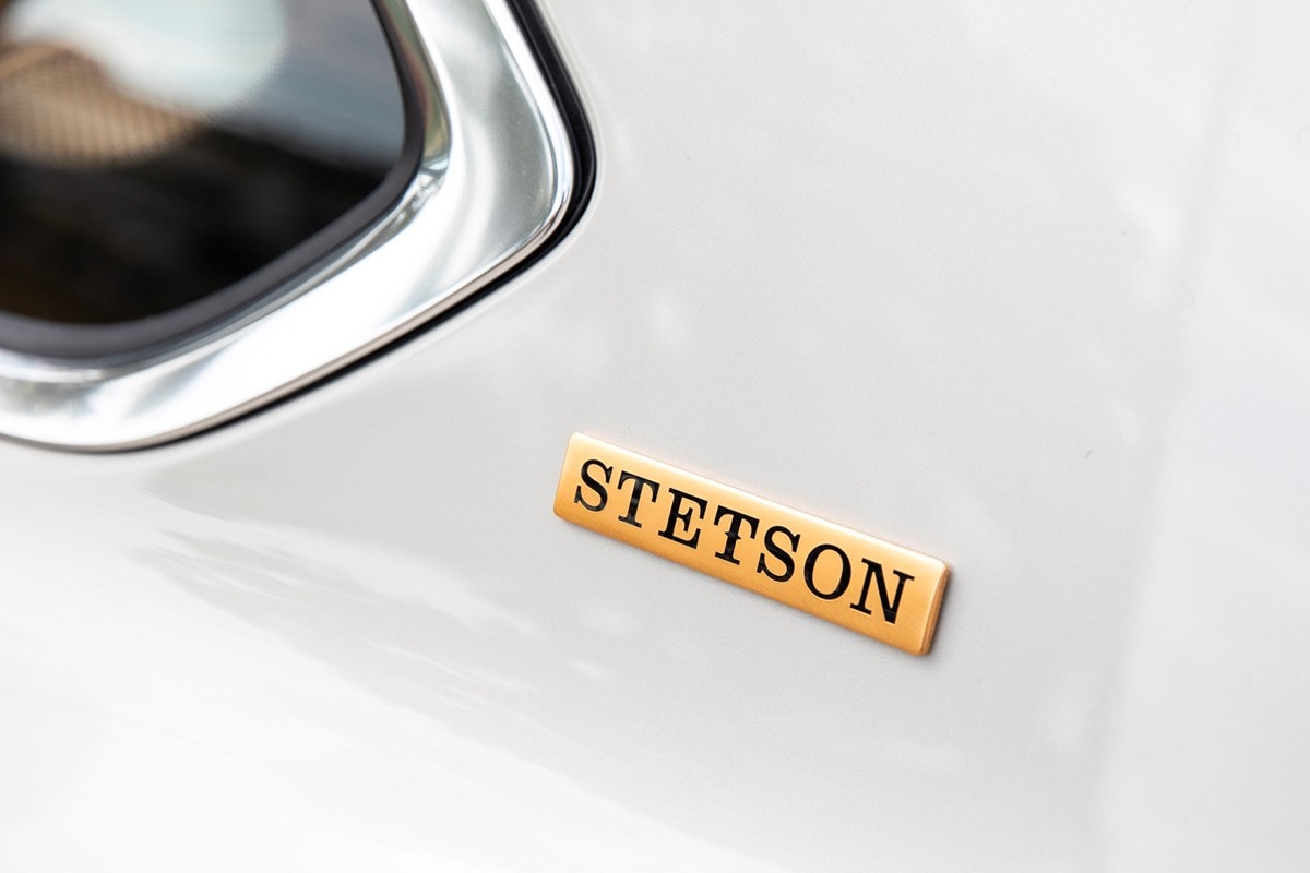 Bentley 攜手百年傳統帽款品牌 Stetson 打造別注 Bentayga 車款