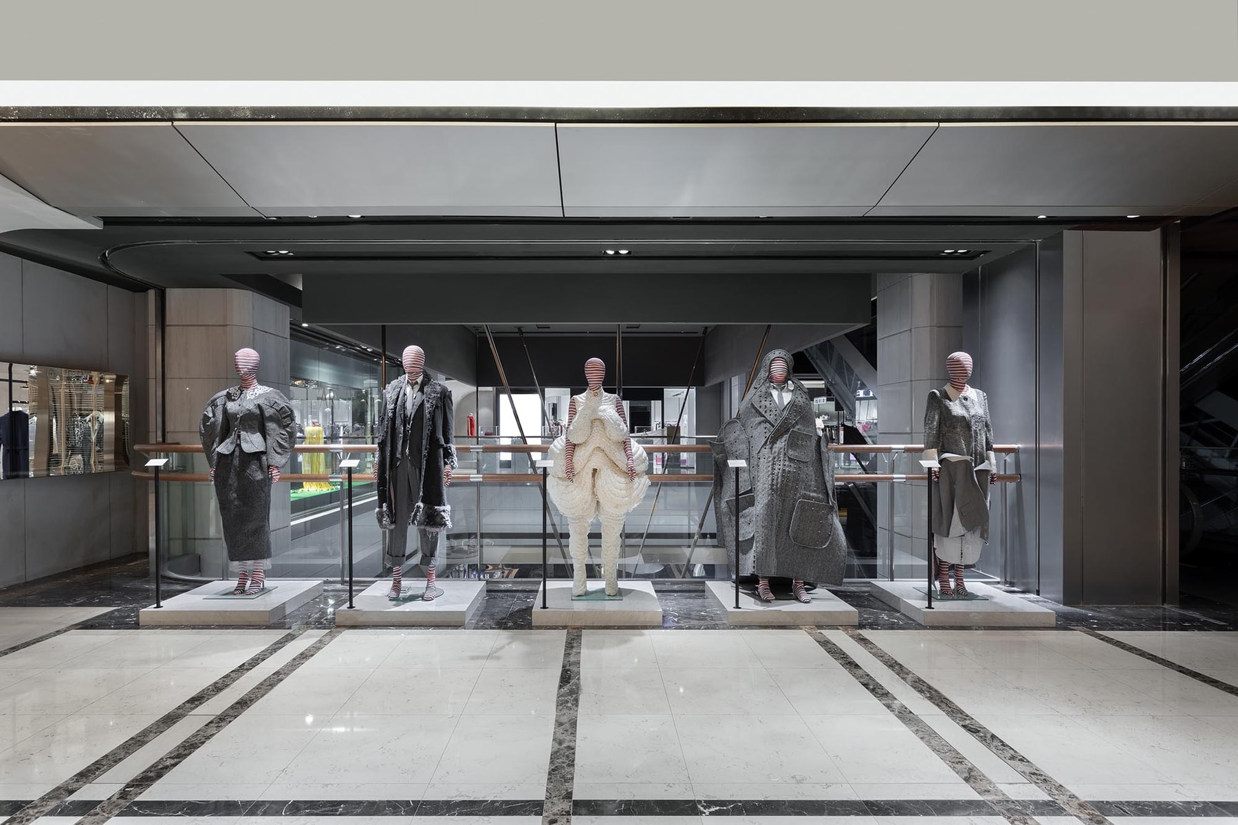 9m88 與 ØZI 現身 ART HAUS 內 Thom Browne 期間限定概念店