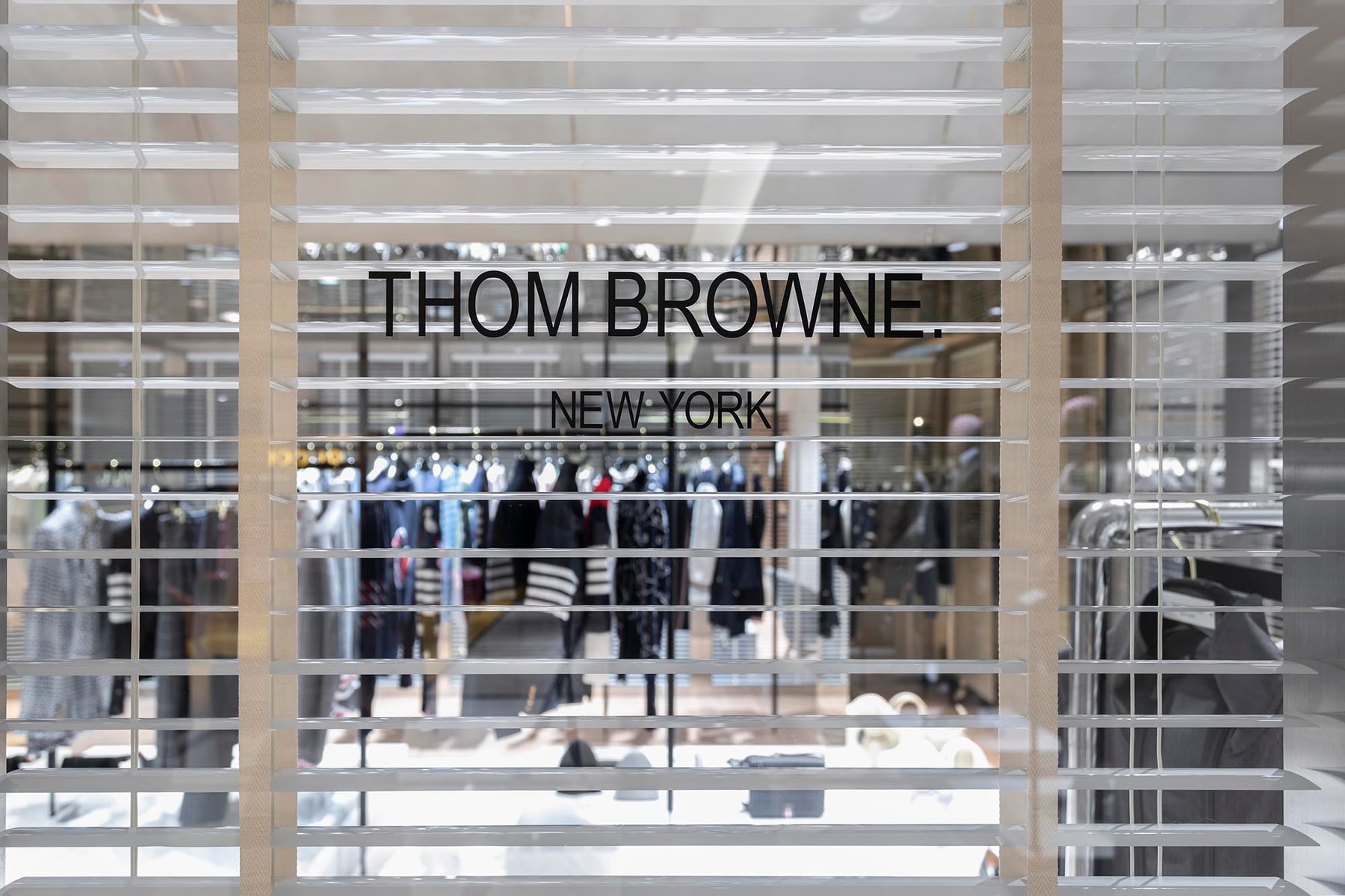 9m88 與 ØZI 現身 ART HAUS 內 Thom Browne 期間限定概念店