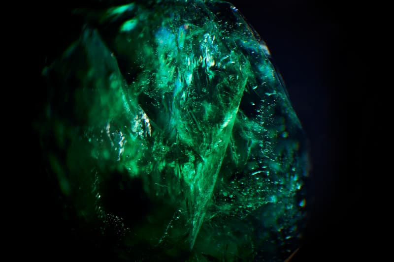 Gemfields 攜手設計大師 Dan Tobin Smith 呈獻多感官體驗藝術展