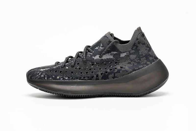率先近覽 YEEZY BOOST 350 V3「黑白魂」最新實鞋圖輯