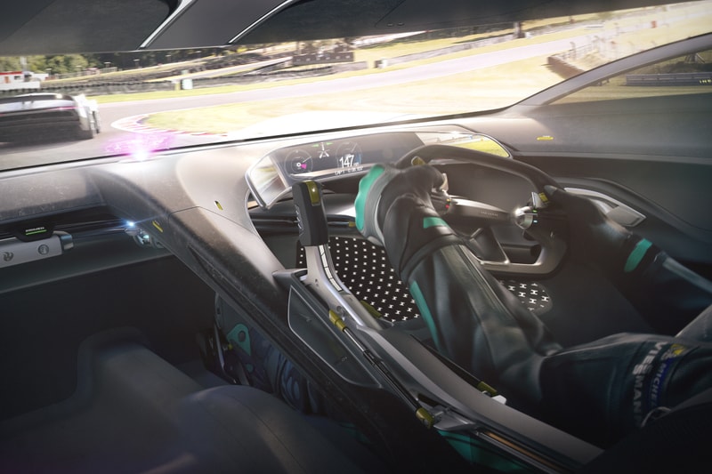 HYPEBEAST 獨家直擊英倫傳奇 Jaguar Vision Gran Turismo Coupé 東京車展發佈會