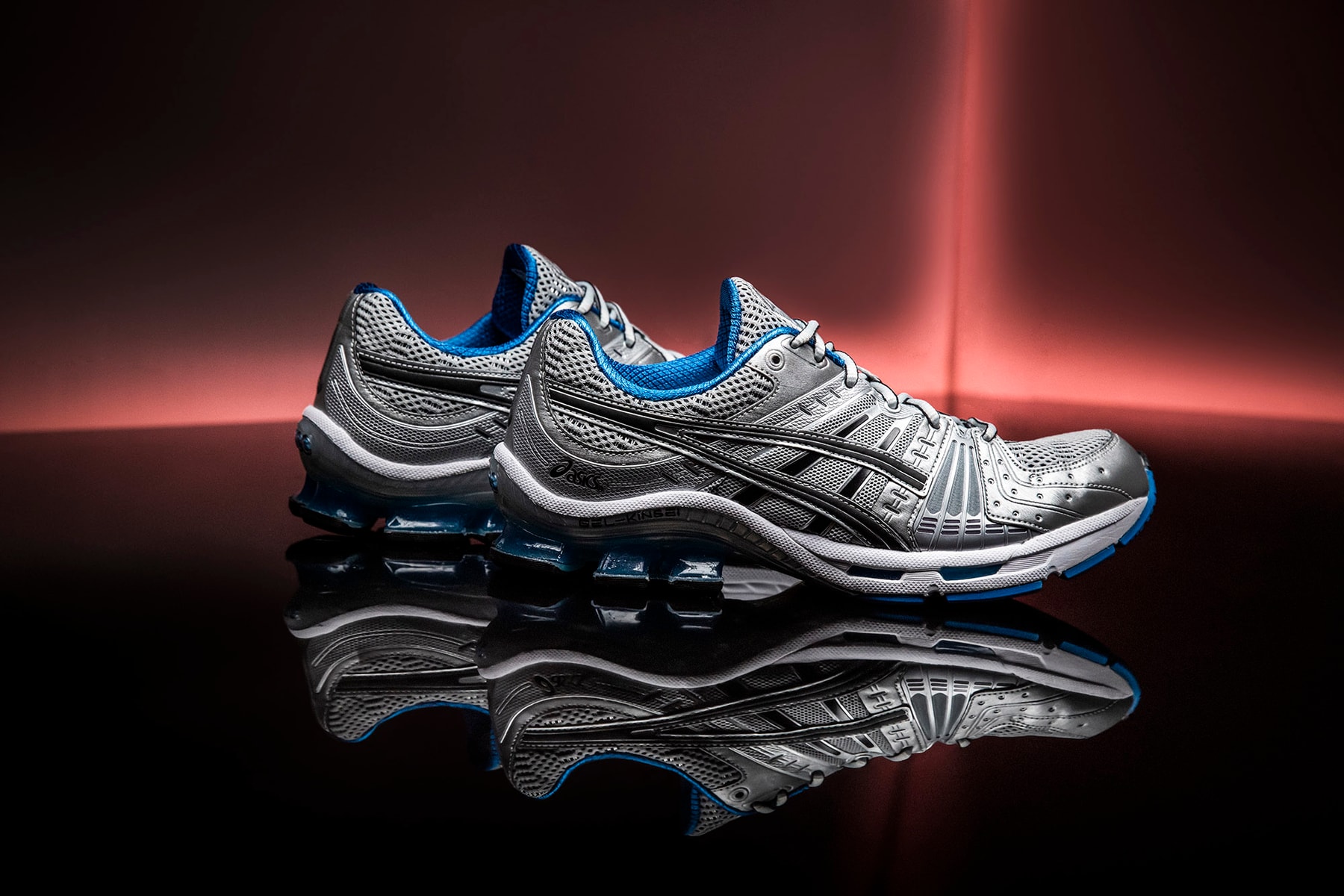 跨越時空的武士 ASICS GEL-KINSEI OG 仿生銀色胄甲再現