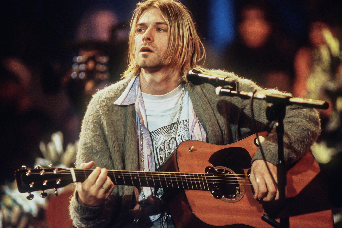 Kurt Cobain 於《MTV Unplugged》著用之針織外套拍賣 $334,000 美元