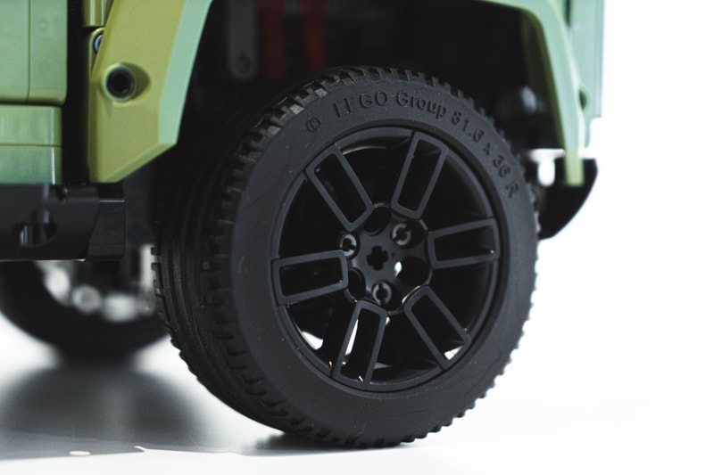 精細之機械構造－近賞 LEGO 新世代 Land Rover Defender 積木模型！