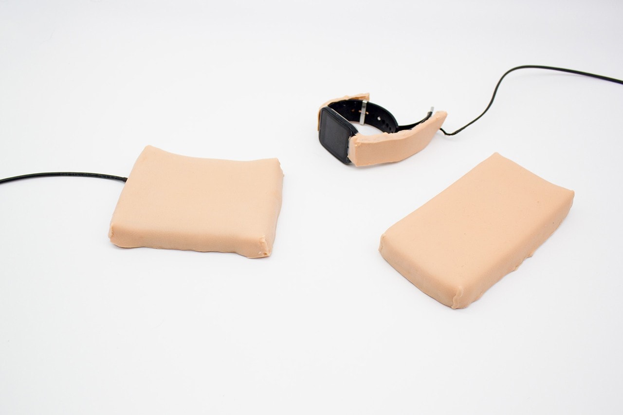 法國團隊設計出具有感知能力的「人體皮膚」Skin-On Interfaces 手機殼