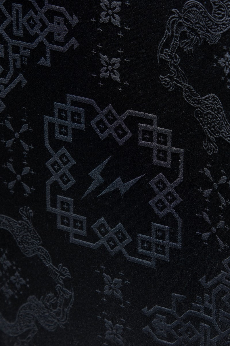 fragment design x CLOT x Nike 聯名系列「Black Silk」推出外套、線香座組合