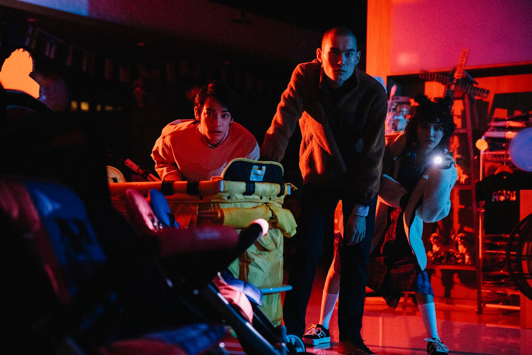 黑暗中探索,找出屬於 Cool Kids 的天堂 H_